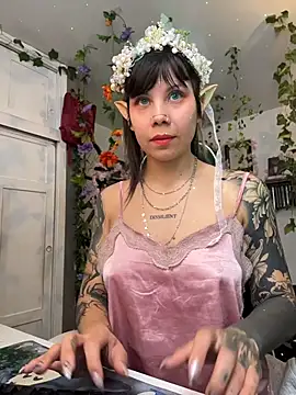 Snapshot of EemaHaruki chatting on October 2025 06:42:02 PM EemaHaruki online show from October 2025 06:42:02 PM