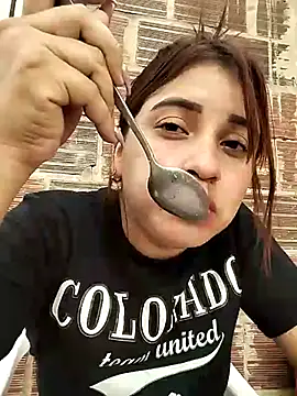 perlita05 online show from March 2025 05:49:01 PM