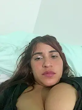 perlita05 online show from March 2025 01:37:02 AM