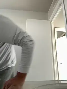 elamante03 online show from December 2024 06:35:02 PM