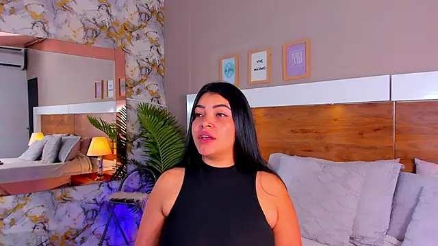 EmaBakker online show from October 2025 01:22:02 PM