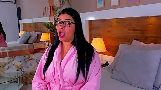 EmaBakker online show from October 2025 01:10:02 PM