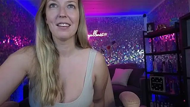 Snapshot of lucyallen4201 chatting on June 2026 10:56:02 PM lucyallen4201 online show from June 2026 10:56:02 PM