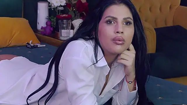 Snapshot of GiuliaHarvey chatting on March 2025 03:41:02 AM GiuliaHarvey online show from March 2025 03:41:02 AM