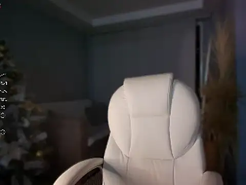 auroracaruso11 online show from December 2024 11:43:02 PM