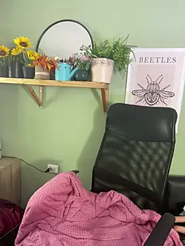 Liittleluaa  online show from March 2025 11:55:02 AM