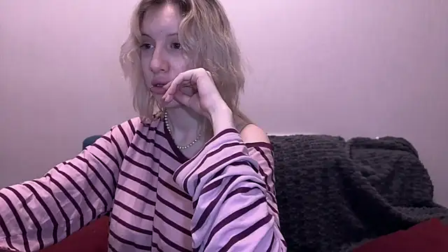 Snapshot of moundliicht1 chatting on October 2025 09:12:02 PM moundliicht1 online show from October 2025 09:12:02 PM