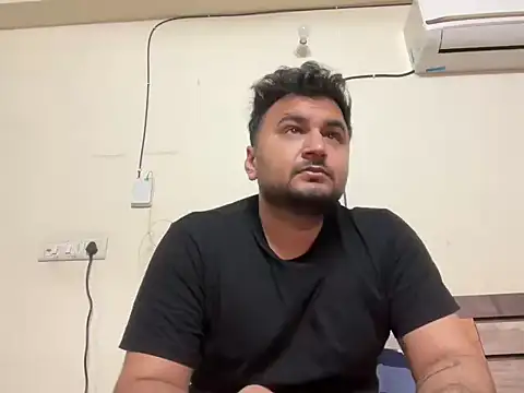Snapshot of gauravgay93 chatting on February 2025 05:53:02 PM gauravgay93 online show from February 2025 05:53:02 PM