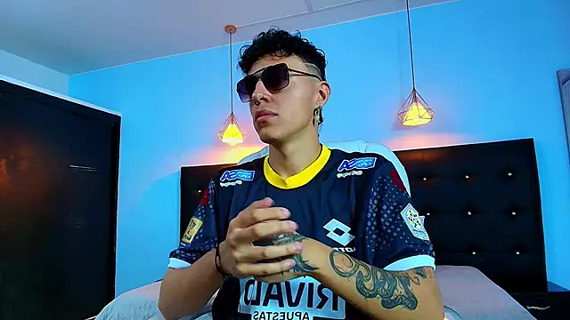 Lobo 17  online show from February 2025 04:14:02 AM