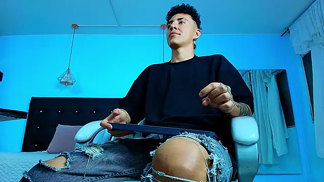 Lobo 17  online show from February 2025 08:22:02 AM