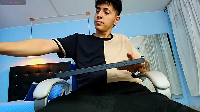 Lobo 17  online show from February 2025 07:32:02 AM