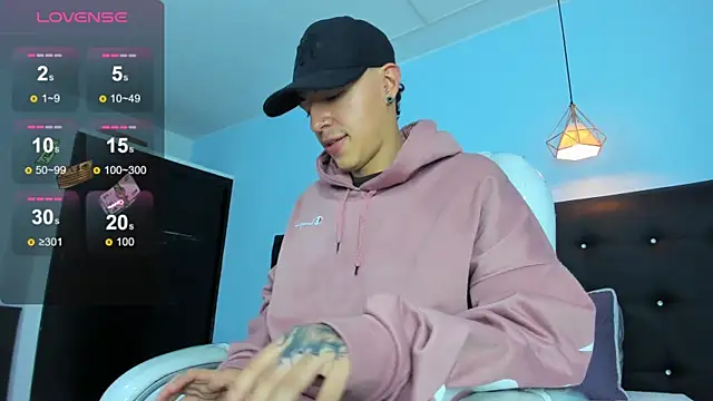 Lobo 17  online show from December 2025 03:46:02 AM