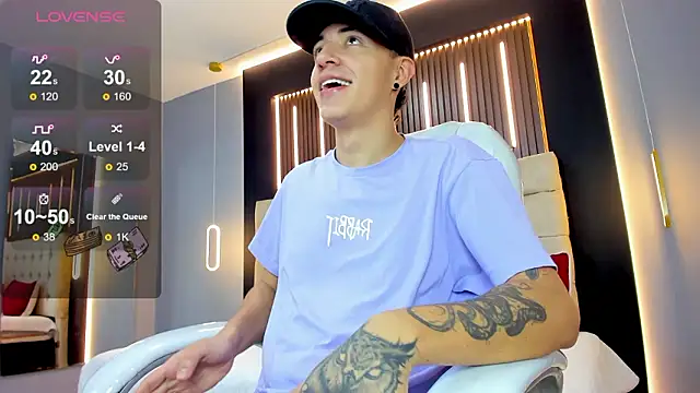 Lobo 17  online show from February 2026 03:47:02 AM