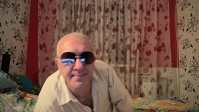 Snapshot of StellarTeam chatting on January 2025 06:24:02 PM StellarTeam online show from January 2025 06:24:02 PM