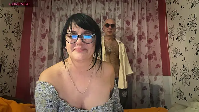 Snapshot of StellarTeam chatting on October 2025 10:51:02 PM StellarTeam online show from October 2025 10:51:02 PM