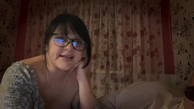 Snapshot of StellarTeam chatting on November 2025 06:51:01 PM StellarTeam online show from November 2025 06:51:01 PM