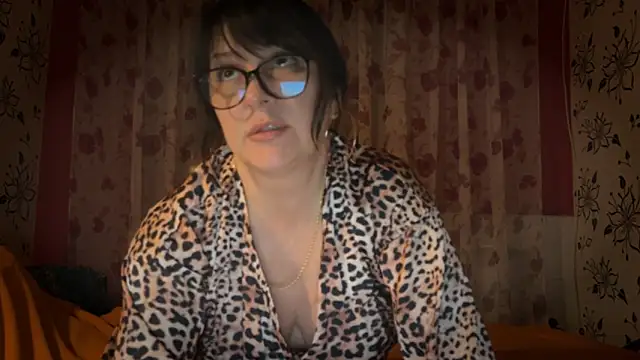 Snapshot of StellarTeam chatting on November 2025 09:05:02 PM StellarTeam online show from November 2025 09:05:02 PM