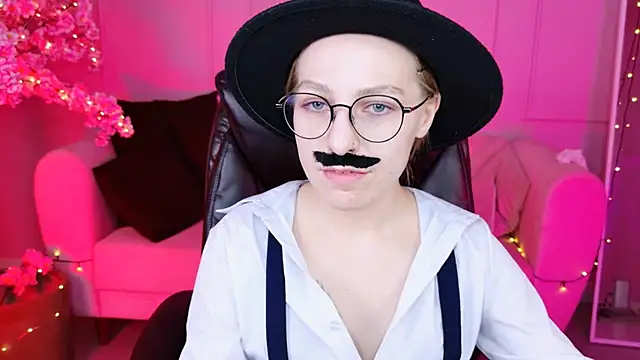 Snapshot of AphexQueen chatting on December 2024 01:05:02 PM AphexQueen online show from December 2024 01:05:02 PM