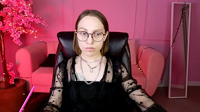 Snapshot of AphexQueen chatting on January 2025 09:13:01 AM AphexQueen online show from January 2025 09:13:01 AM