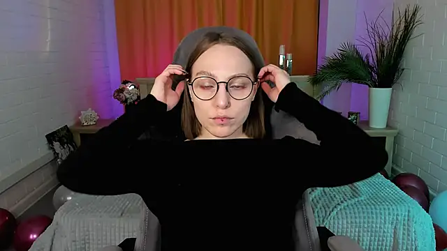 Snapshot of AphexQueen chatting on February 2025 08:13:02 PM AphexQueen online show from February 2025 08:13:02 PM