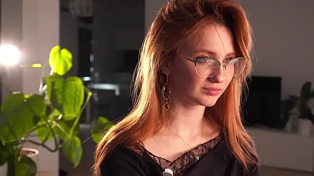 EsmaCrumbley online show from April 2026 05:16:01 AM