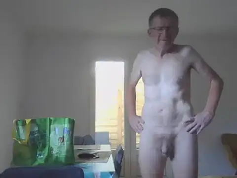 Snapshot of naturiste974 chatting on February 2025 08:46:01 AM naturiste974 online show from February 2025 08:46:01 AM