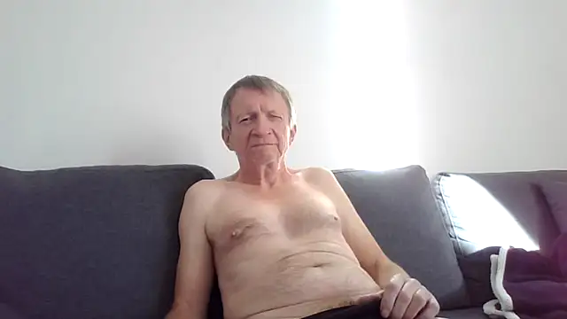 Snapshot of naturiste974 chatting on October 2025 03:35:01 PM naturiste974 online show from October 2025 03:35:01 PM