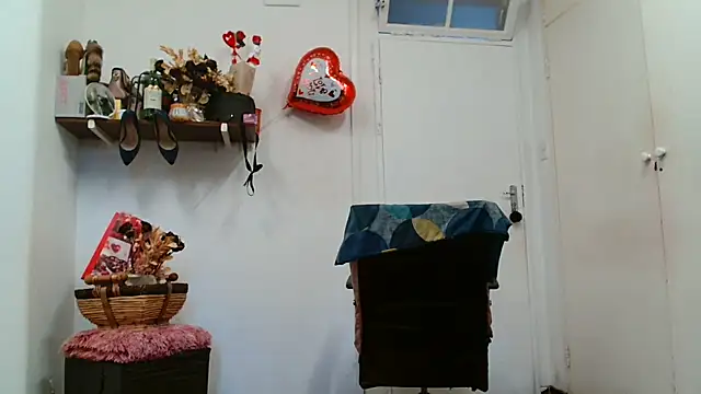 Snapshot of xTALLSEXYBUMx chatting on April 2026 04:53:01 AM xTALLSEXYBUMx online show from April 2026 04:53:01 AM