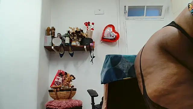 Snapshot of xTALLSEXYBUMx chatting on April 2026 05:08:02 AM xTALLSEXYBUMx online show from April 2026 05:08:02 AM