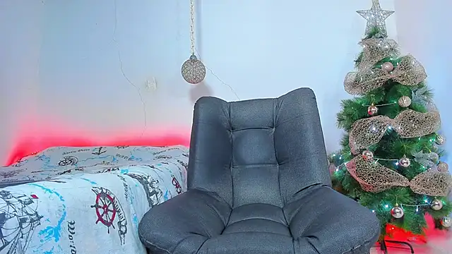 Snapshot of maxowens_oficial chatting on December 2024 08:32:01 PM maxowens oficial online show from December 2024 08:32:01 PM