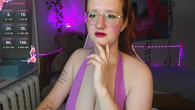 Snapshot of KrisTyBooBsin chatting on October 2025 04:29:02 PM KrisTyBooBsin online show from October 2025 04:29:02 PM