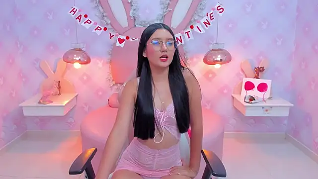 Saraa Skinny online show from February 2025 03:06:01 PM