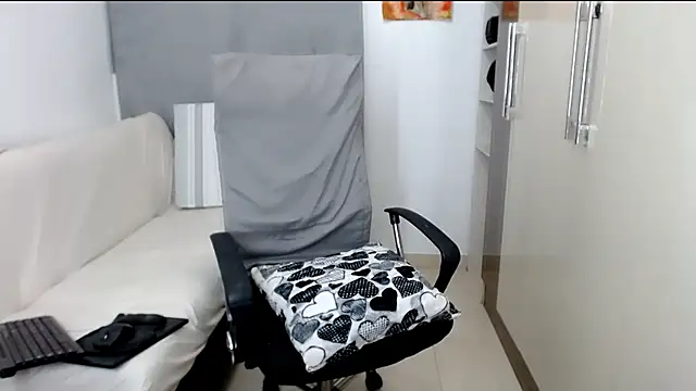 Laura-pervert online show from January 2025 02:19:01 AM