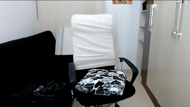 Laura-pervert online show from February 2025 04:14:01 AM