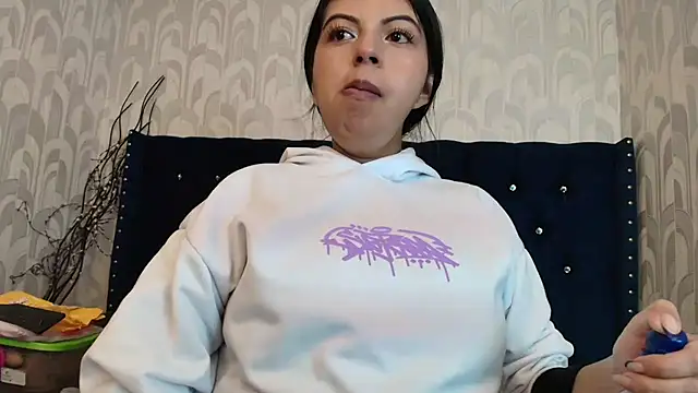 CarolineBrunx online show from March 2026 02:19:01 AM