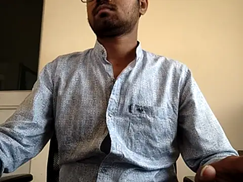 Snapshot of Ishan003 chatting on February 2026 05:00:02 AM Ishan003 online show from February 2026 05:00:02 AM