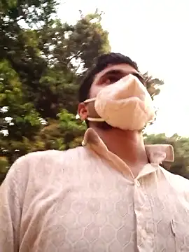 Snapshot of Ishan003 chatting on February 2026 12:33:02 AM Ishan003 online show from February 2026 12:33:02 AM