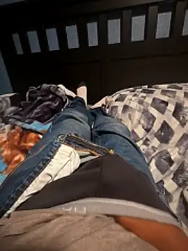 Jovende28 online show from December 2025 03:42:01 PM