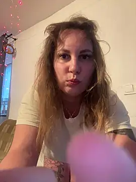 Snapshot of Yanacool007 chatting on December 2024 12:43:02 PM Yanacool007 online show from December 2024 12:43:02 PM