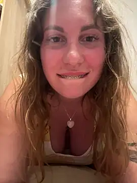 Snapshot of Yanacool007 chatting on January 2025 06:09:02 PM Yanacool007 online show from January 2025 06:09:02 PM