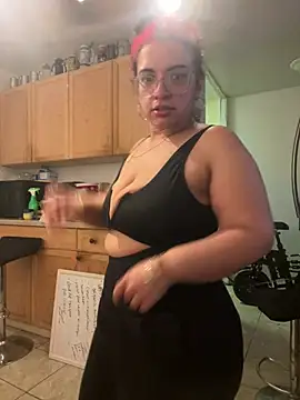 munchbutt28 online show from March 2026 02:50:01 AM