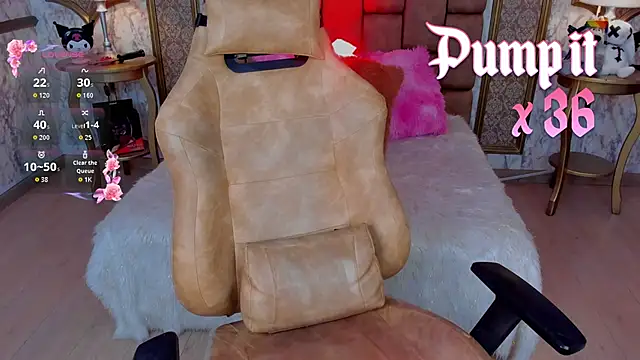 Snapshot of SoffiQueen chatting on October 2025 08:20:01 PM SoffiQueen online show from October 2025 08:20:01 PM