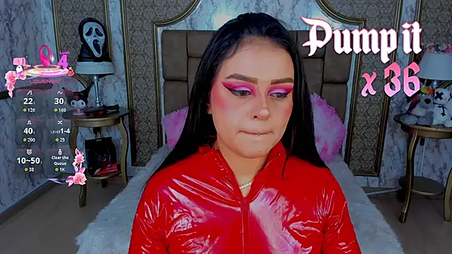 Snapshot of SoffiQueen chatting on October 2025 08:46:02 PM SoffiQueen online show from October 2025 08:46:02 PM