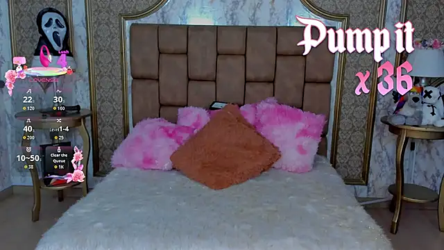 Snapshot of SoffiQueen chatting on October 2025 04:53:02 PM SoffiQueen online show from October 2025 04:53:02 PM