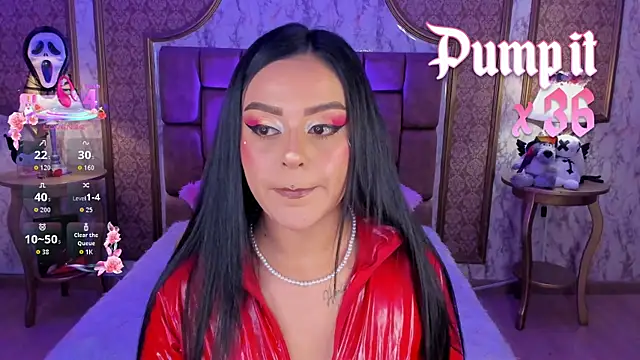 Snapshot of SoffiQueen chatting on November 2025 05:25:01 PM SoffiQueen online show from November 2025 05:25:01 PM