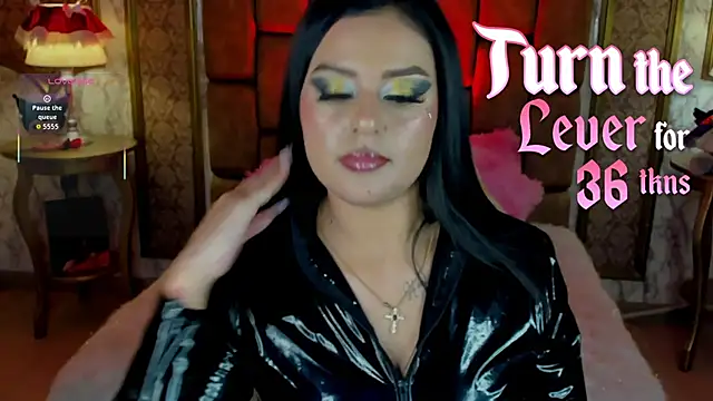 Snapshot of SoffiQueen chatting on November 2025 08:25:02 PM SoffiQueen online show from November 2025 08:25:02 PM