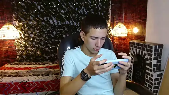 Snapshot of JackSwan18 chatting on January 2025 01:06:02 PM JackSwan18 online show from January 2025 01:06:02 PM