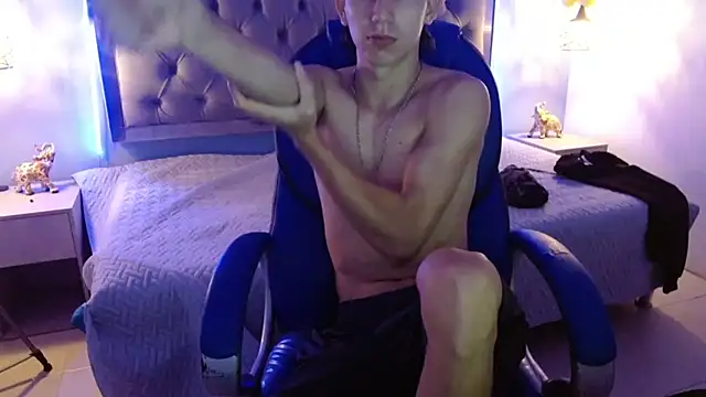 Snapshot of JackSwan18 chatting on January 2025 01:00:02 PM JackSwan18 online show from January 2025 01:00:02 PM