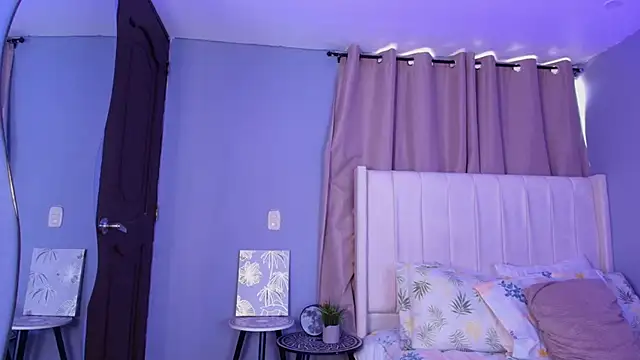 Shenoa1 online show from November 2025 12:50:02 PM