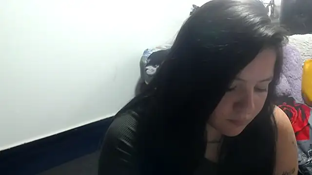 Snapshot of shopyymessyy chatting on January 2025 03:47:02 PM shopyymessyy online show from January 2025 03:47:02 PM